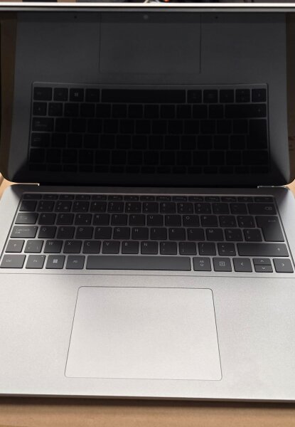 Microsoft Surface Laptop Studio RTX A2000 Intel Core i7-11370H 32GB RAM 2TB SSD Win11 Pro